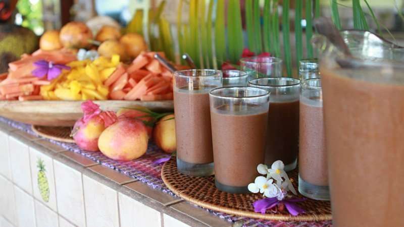 The Raw Advantage, a common sense approach to optimal health and fitness 4 smoothies fresh tropical fruit the raw advantage retreat costa rica